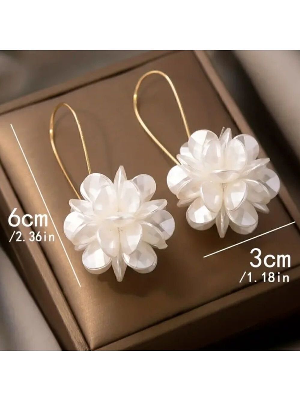 3D Floral Earrings White Big Flowers Gold Plated Dangle Earrings - Picture 3 of 9